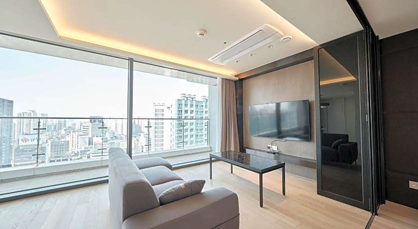 UH FLAT SIGNATURE DAEGU 