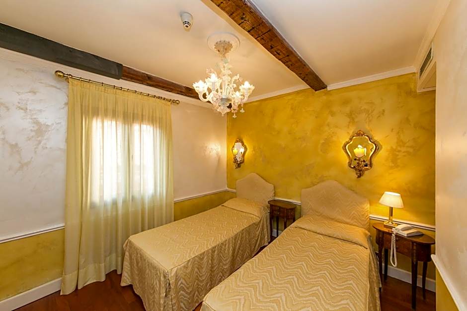 Hotel Pantalon