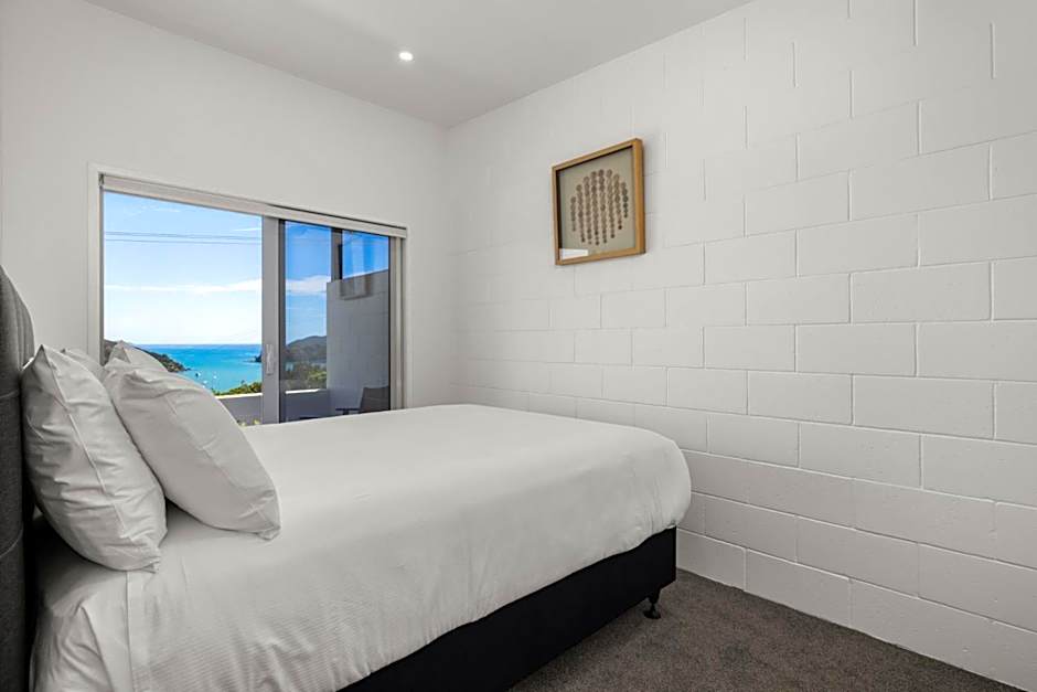 Foto 1 dari 5 — 1 Queen Bed, Sea View
