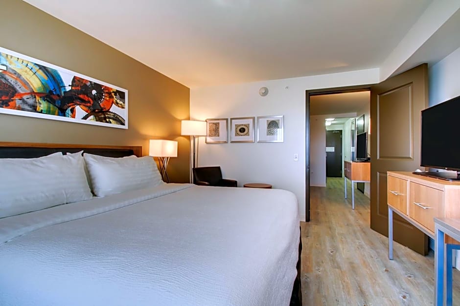 Holiday Inn & Suites Peoria at Grand Prairie, an IHG Hotel