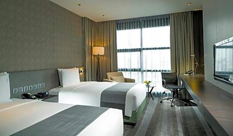 Standard Twin Room with City View - Smoking