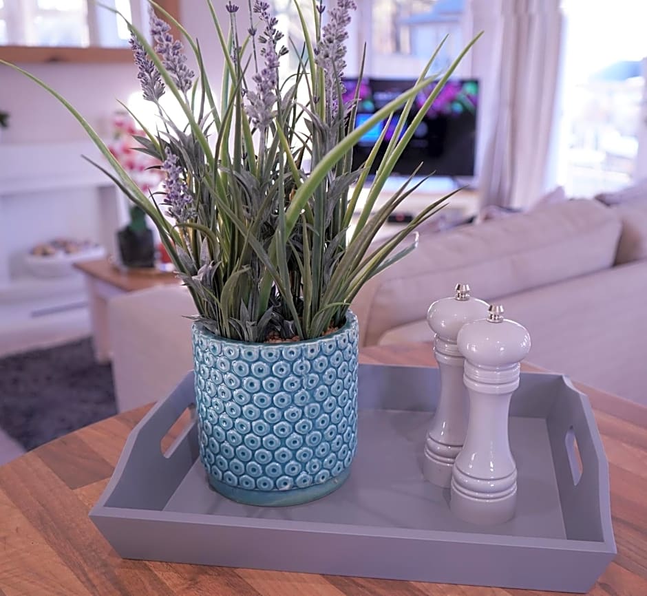 Hollicarrs - Bluebell Lodge