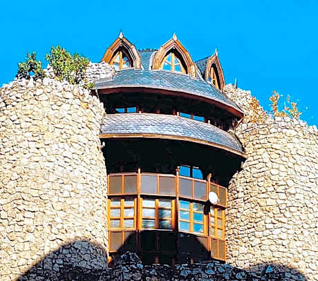 Deluxe Swan Stone Castle Apartment