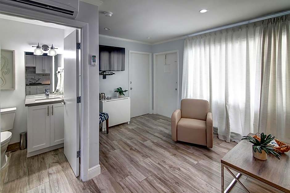 May-Dee Suites in Florida