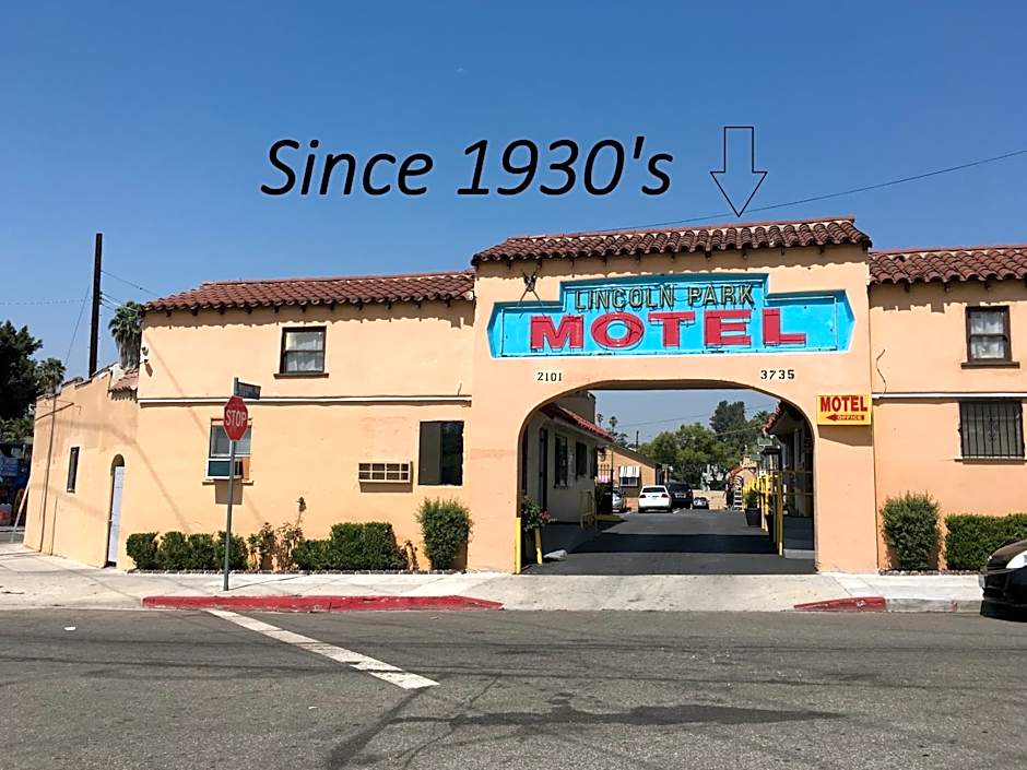 Photo 1 of 31 of Lincoln Park Motel