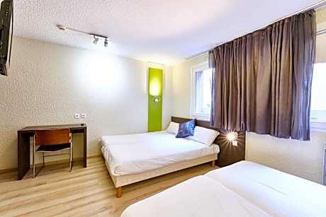 Quadruple Room with 4 Single Beds