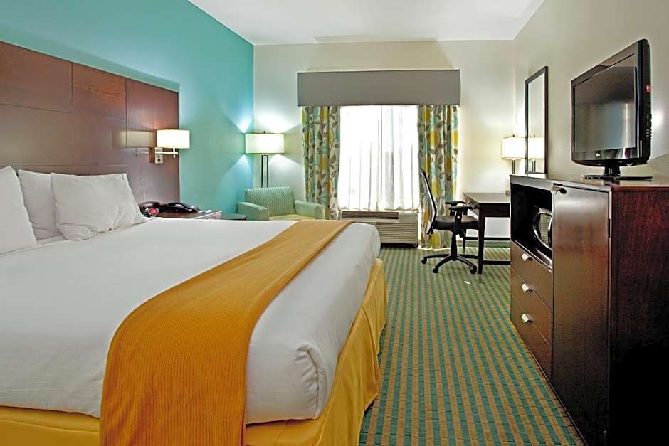Holiday Inn Express Hotel & Suites Picayune By IHG
