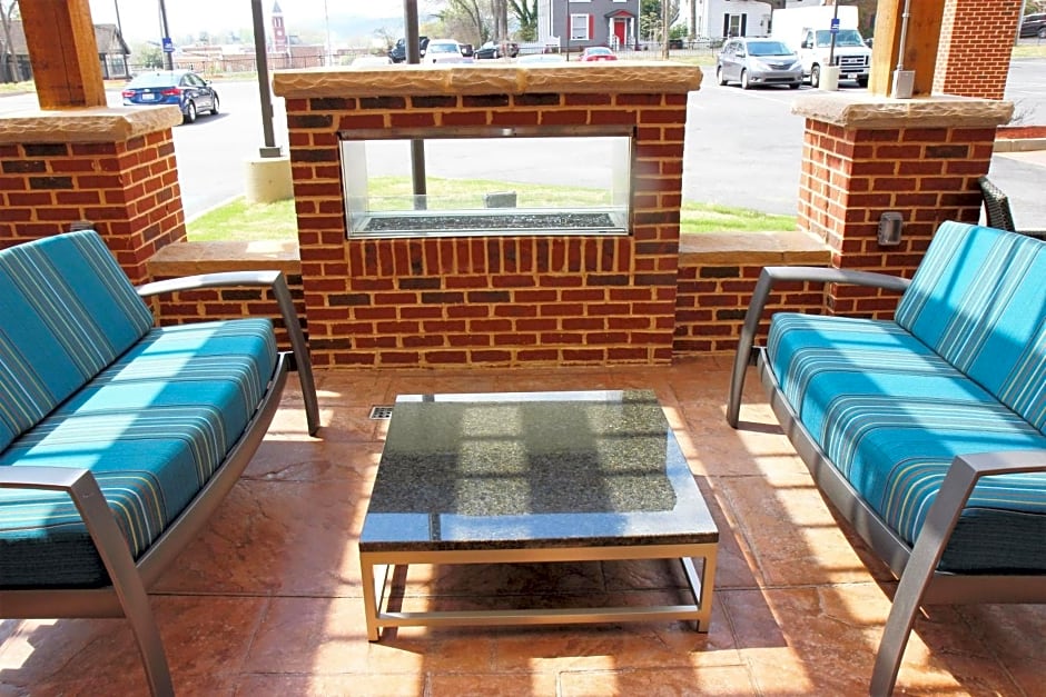 Hampton Inn and Suites Rome, GA