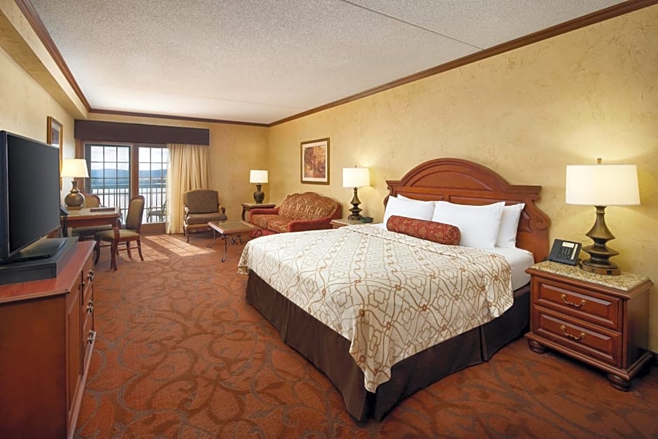 Chateau on the Lake Resort Spa and Convention Center