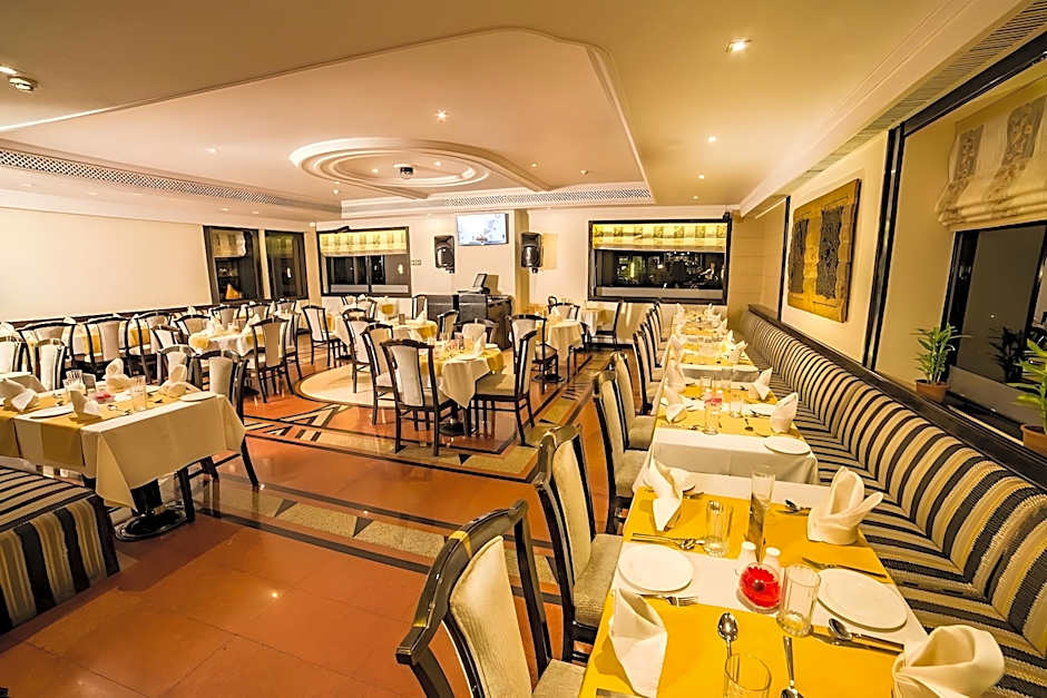 Fariyas Hotel