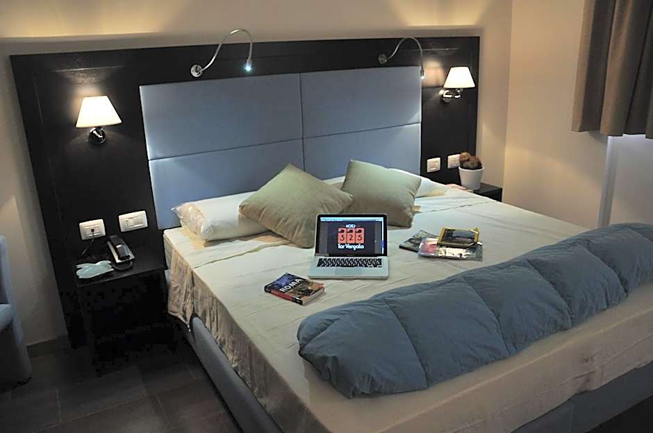 Hotel 325 Tor Vergata