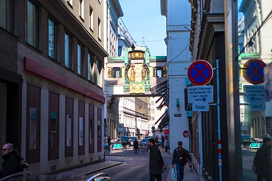 City Pension Stephansplatz I Self Check In I AC in all rooms