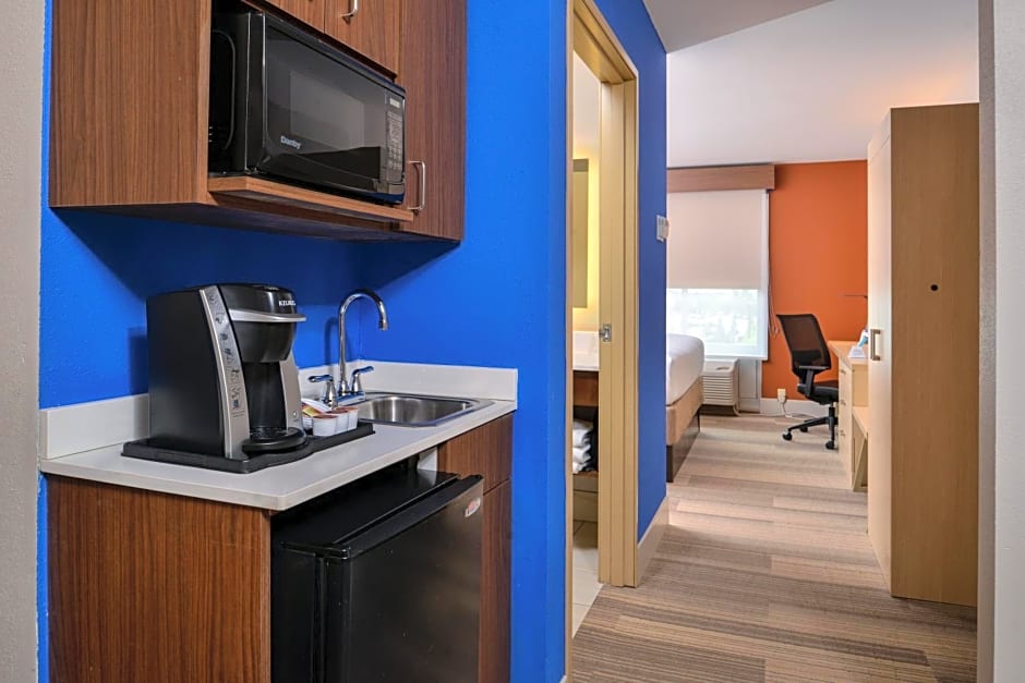 Holiday Inn Express Hotel and Suites Cincinnati - Mason By IHG