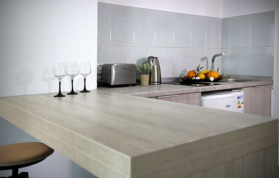 Pier Beach Hotel Apartments