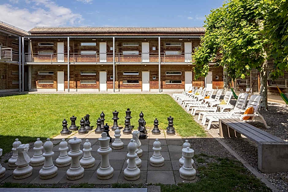 Lausanne Youth Hostel Jeunotel