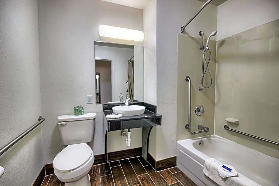 Motel 6-Columbus, OH - West