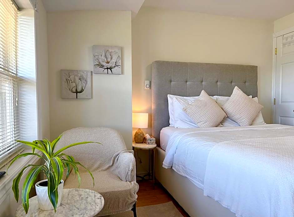 Lee's Ocean Peek B & B