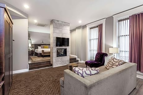 JUNIOR SUITE, KING BED Room Only