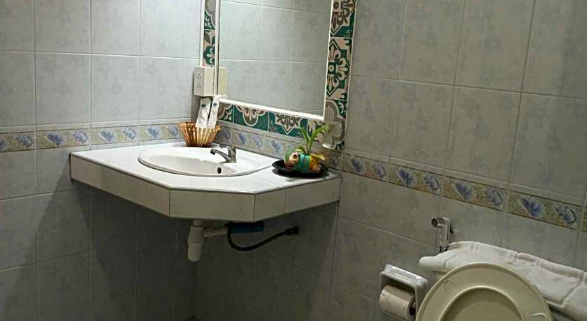 Patong Rose Guesthouse