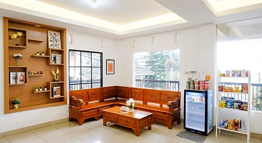 RedDoorz near Taman Rekreasi Selecta