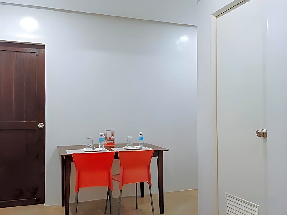 RedDoorz @ David's Travellers Inn Cavite