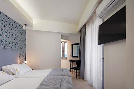 Executive Apartment with Sea View