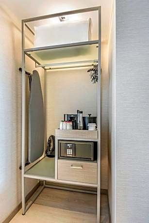 Room 1 King Bed Accessible Balcony (Mobility w/ Tub)
