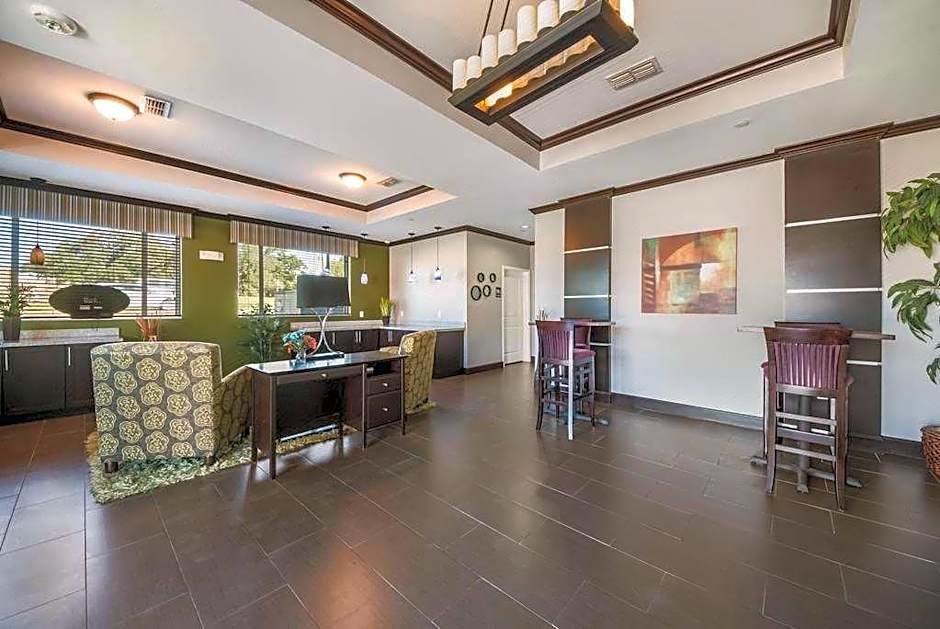 Studio 6-Pleasanton, TX