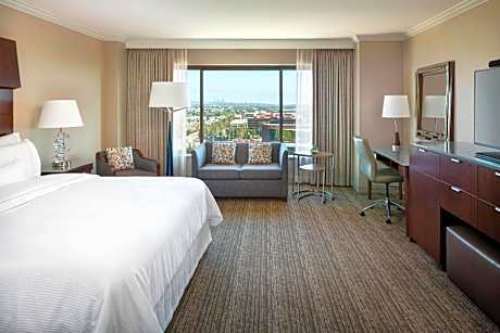 Corner King Room - High Floor