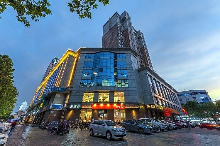 James Joyce Coffetel Shijiazhuang the Mixc Jinyuan Tower Airport Bus