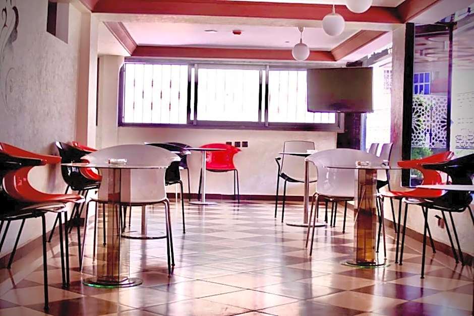 ZELLAKA hôtel & café