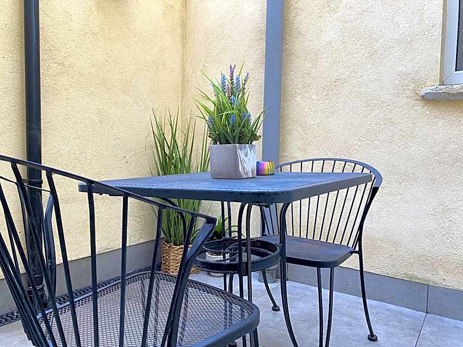 Number One Hundred Bed And Breakfast