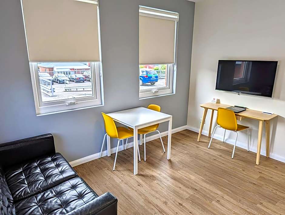 Mayfair Plaza Motel and Apartments