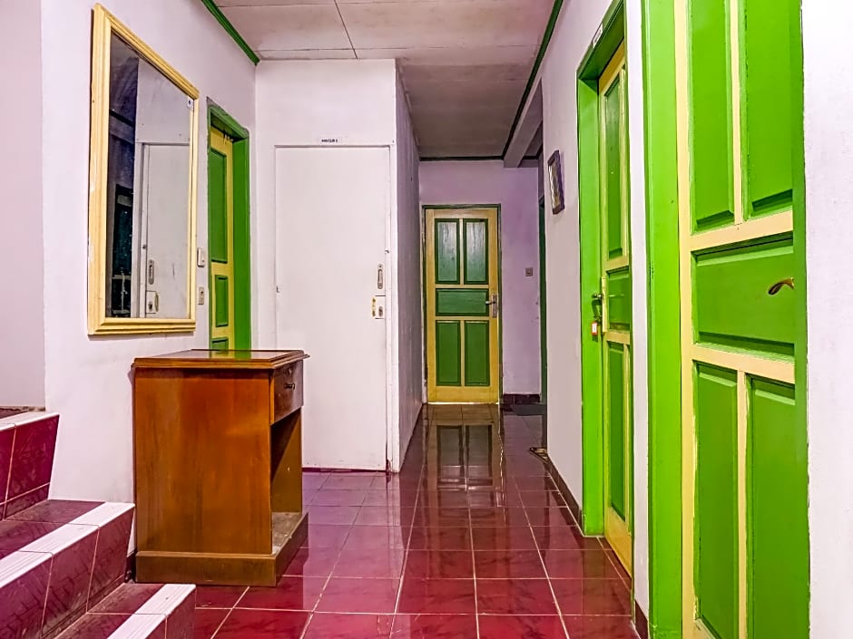 Hotel O Villa Anyelir Yustik Selabintana