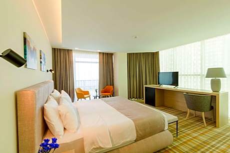 Junior King Suite with Balcony and Panorama View