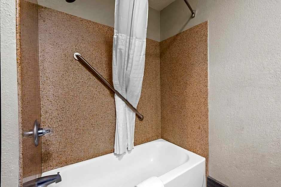 Days Inn by Wyndham Troy