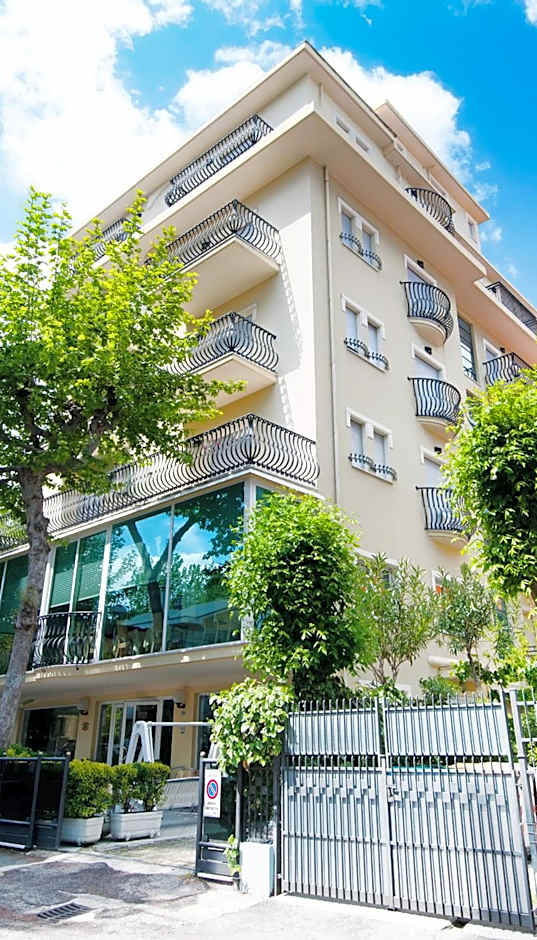 Hotel Aria di Mare - Bed & Brunch in centro a Riccione