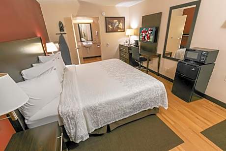 Deluxe King Room Disability Access Smoke Free