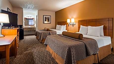 2 Queen Beds