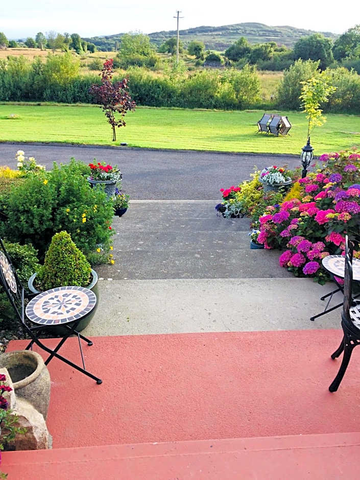 Hillcrest farmhouse Bed & Breakfast