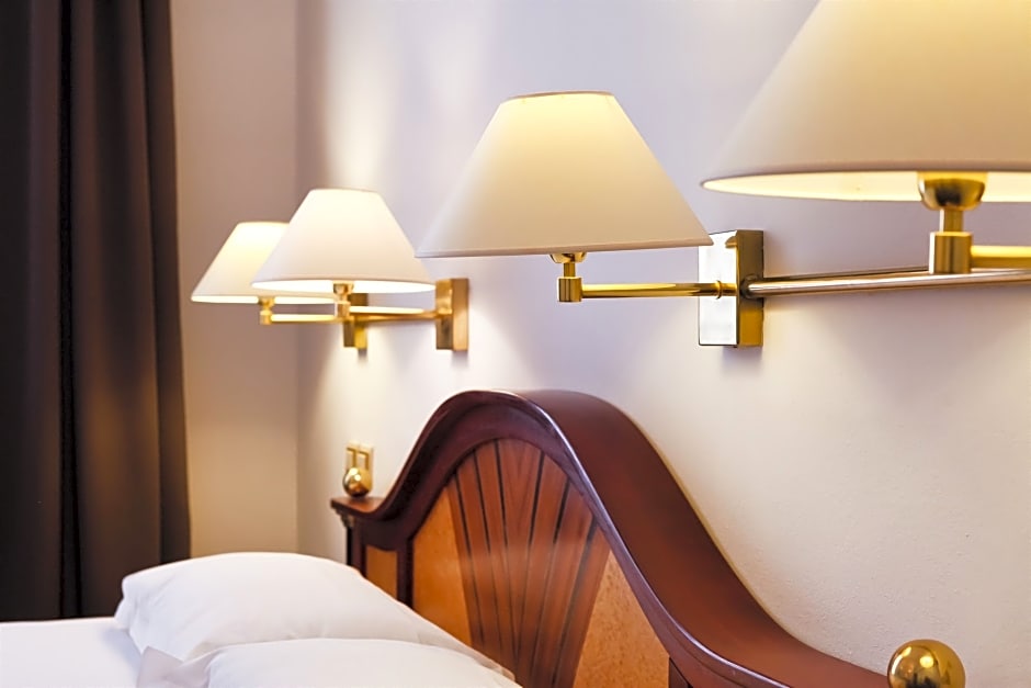 B4 Grand Hotel Lyon