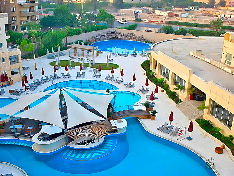 Le Meridien Pyramids Hotel & Spa