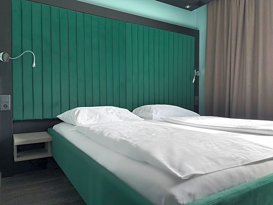 HB1 Schönbrunn Budget & Design