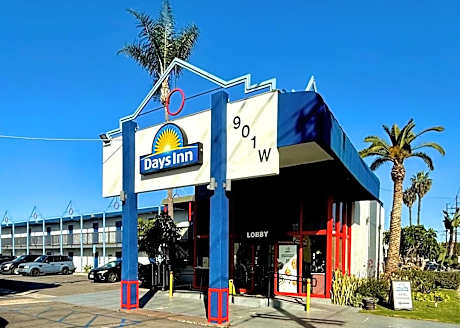Days Inn by Wyndham Los Angeles LAX Airport/Stadium Area