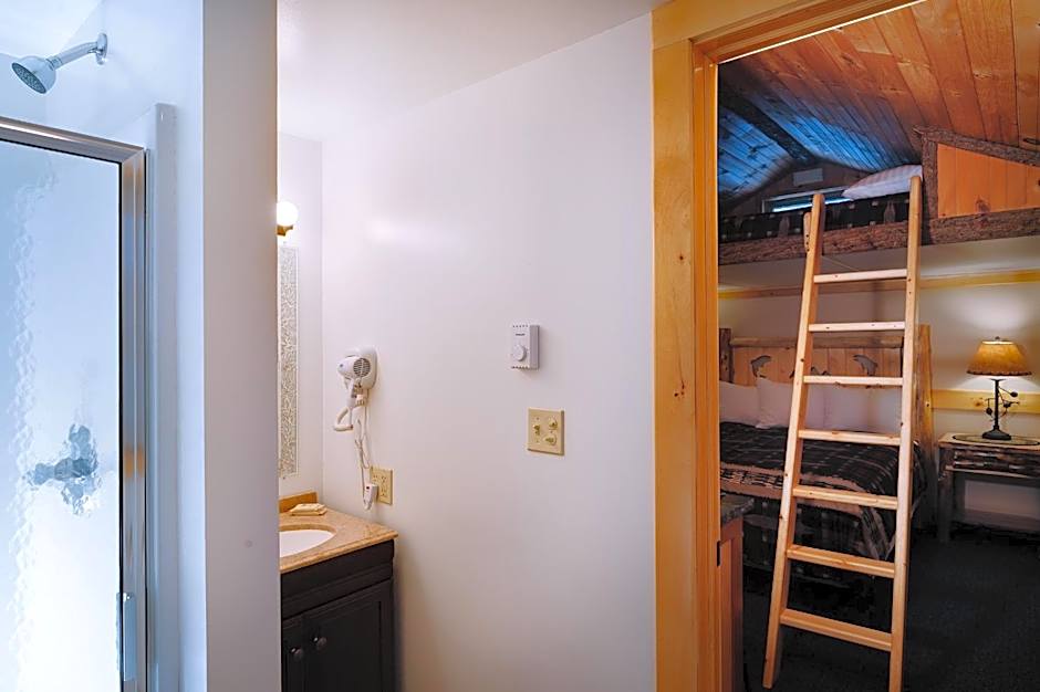 Cobble Mountain Lodge