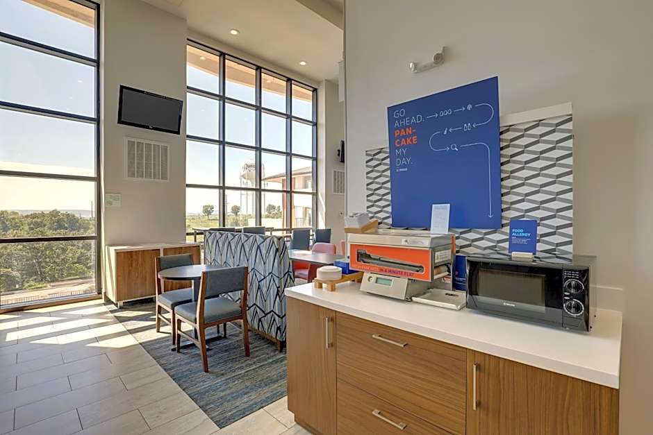 Holiday Inn Express Hotel & Suites Branson 76 Central By IHG