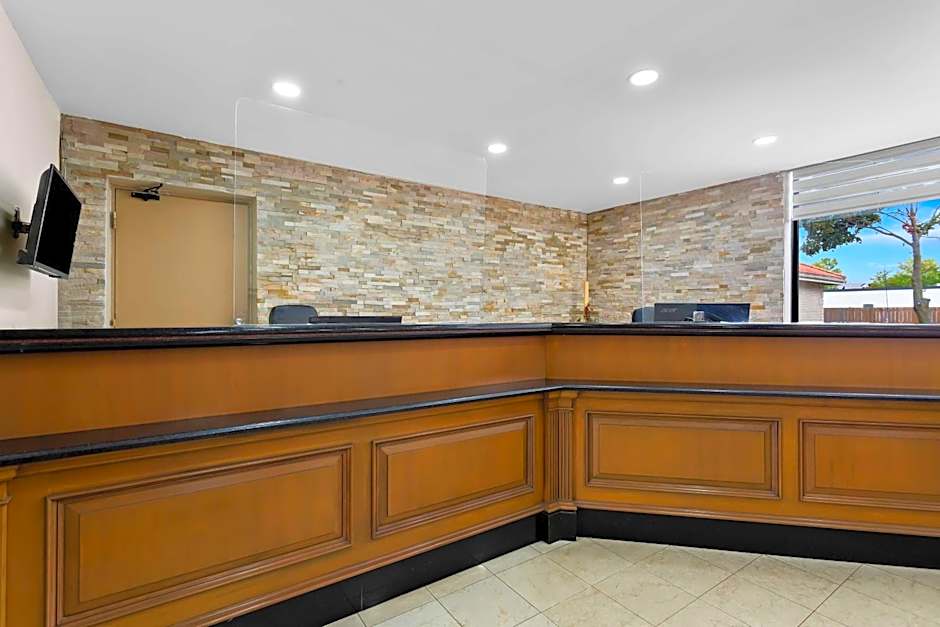 SureStay Plus by Best Western Windsor