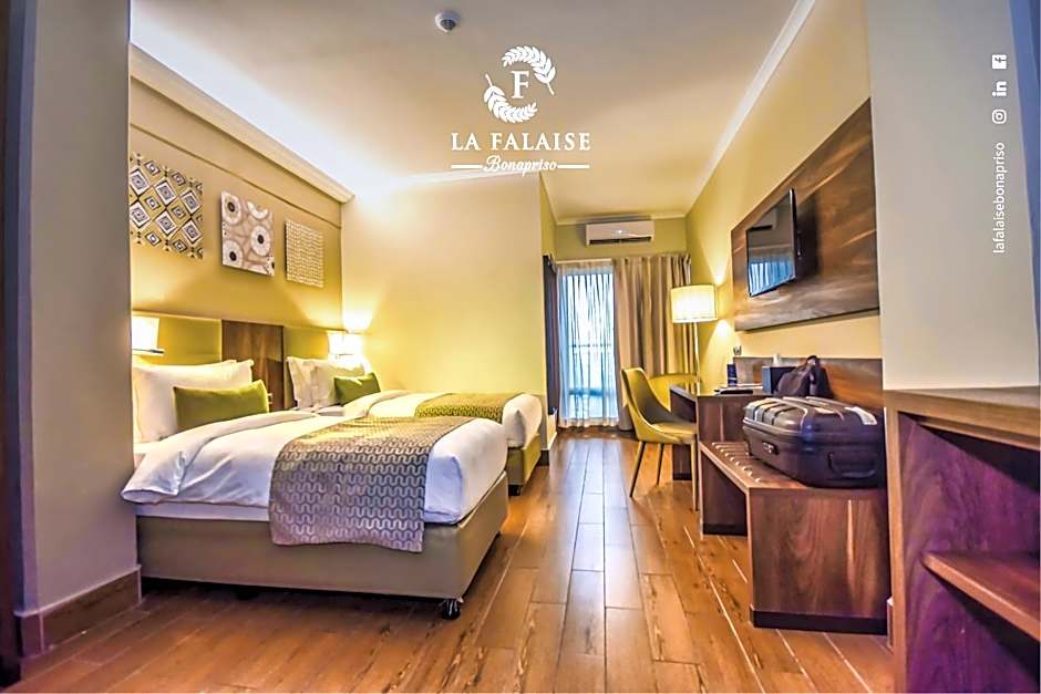 Hotel La Falaise Bonapriso