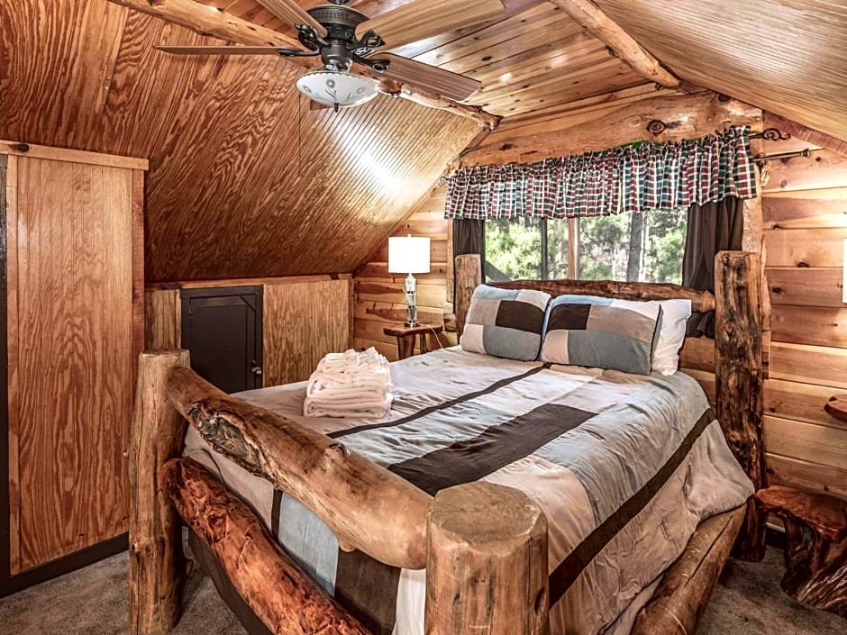 Three Bears, 7 Bedrooms, Deck, Fireplace, Midtown, Grill, Sleeps 22