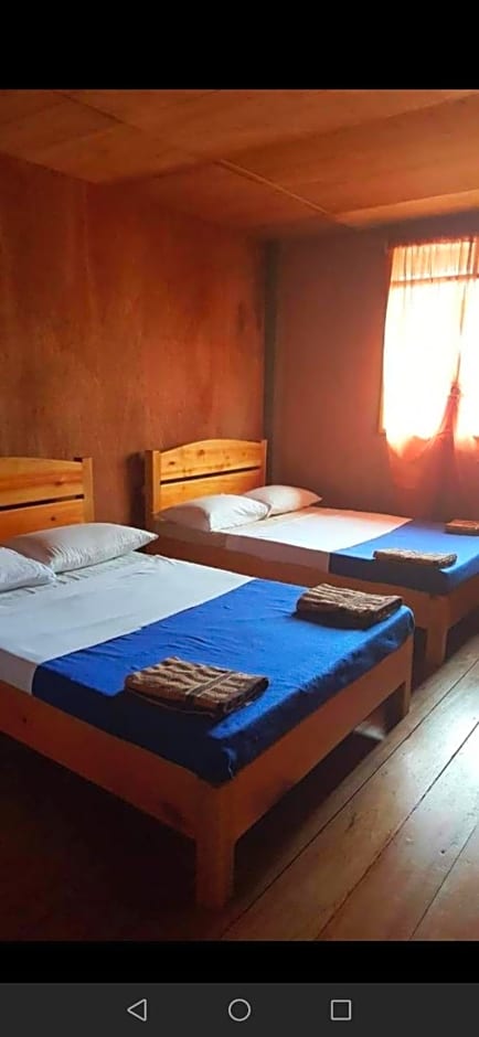 7th Heaven Lodge and Cafe